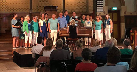 Optreden Firma Vocaal tijdens korenfestival in Weesp